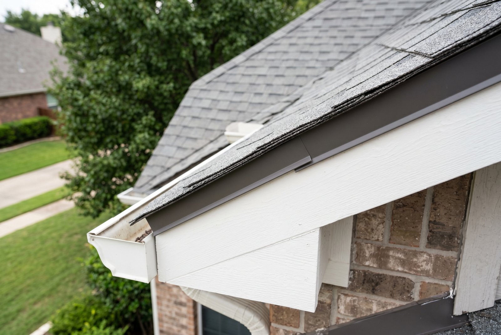 Roof edge drip flashing detail